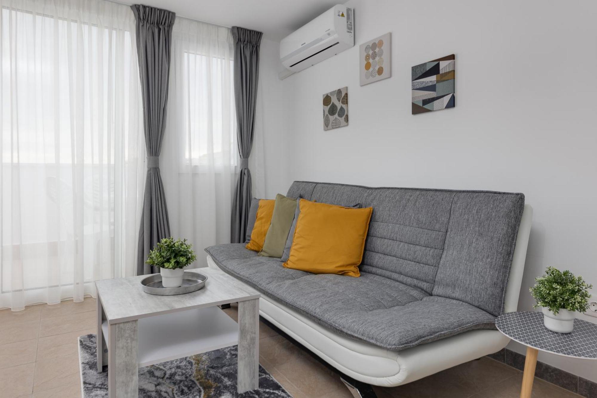Cosy Apartment Near The Sea Торевьиа Экстерьер фото